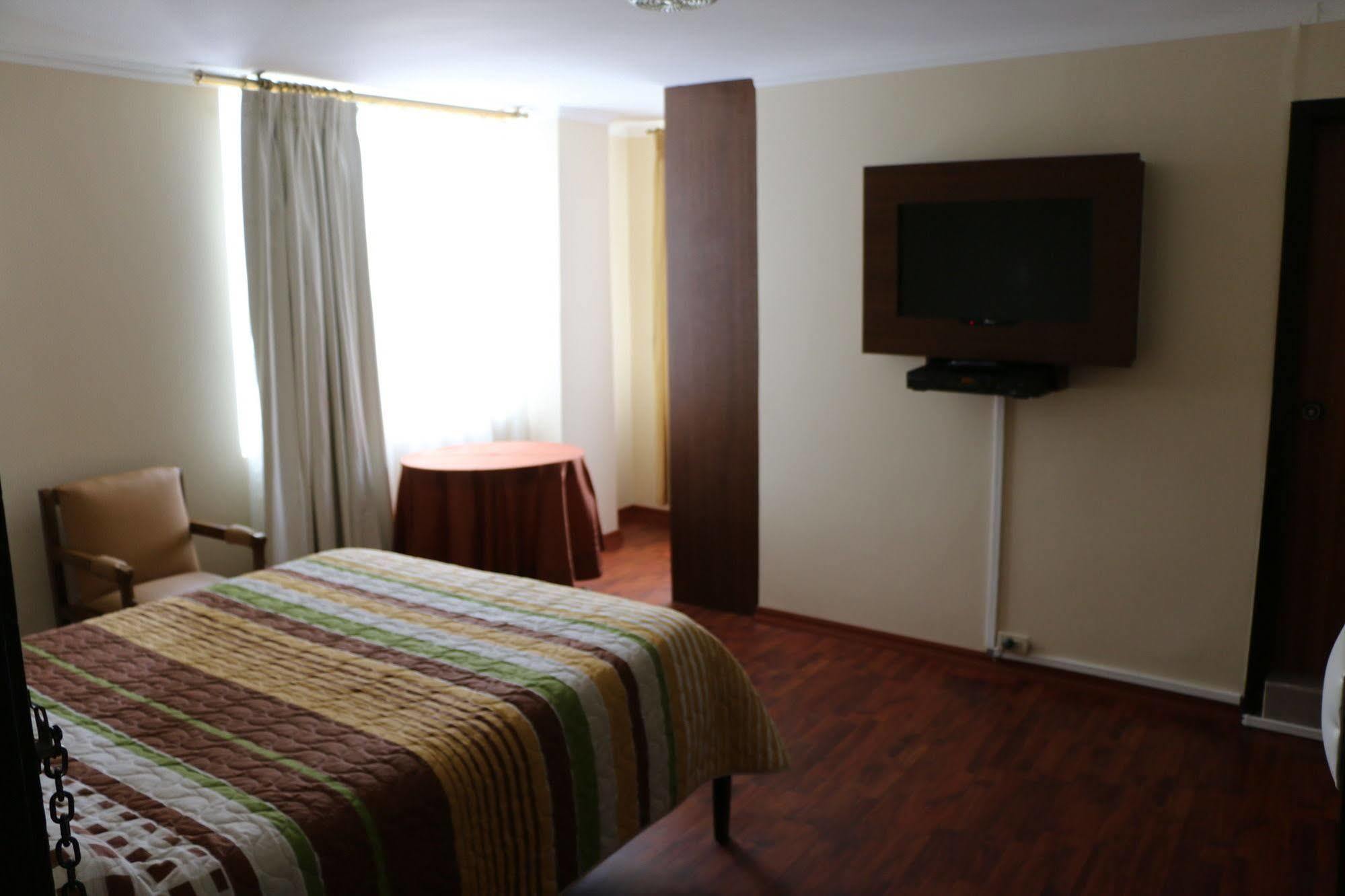 Hotel 6 De Diciembre Quito Eksteriør bilde